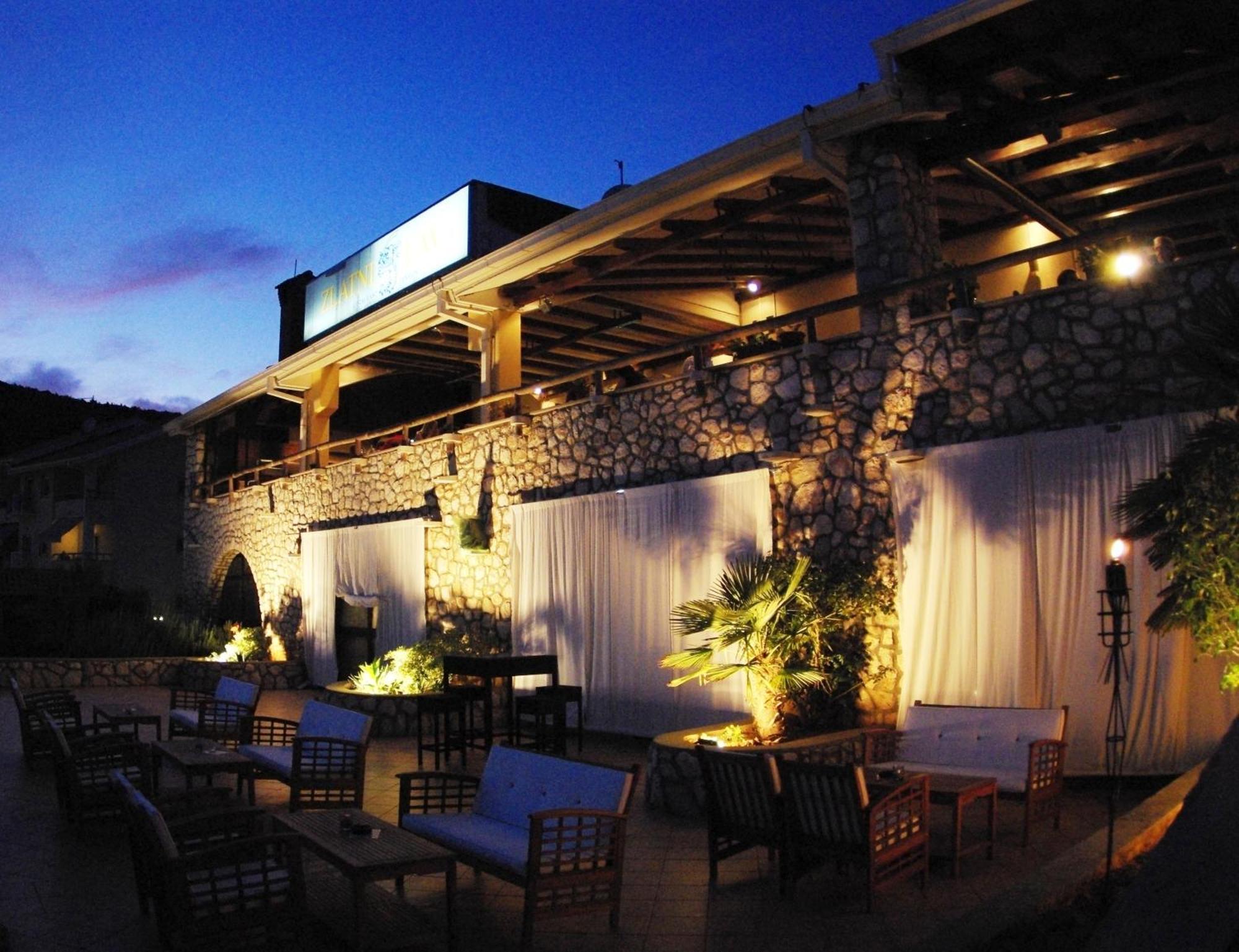Hotel Zlatni Lav Martinšćica Eksteriør bilde