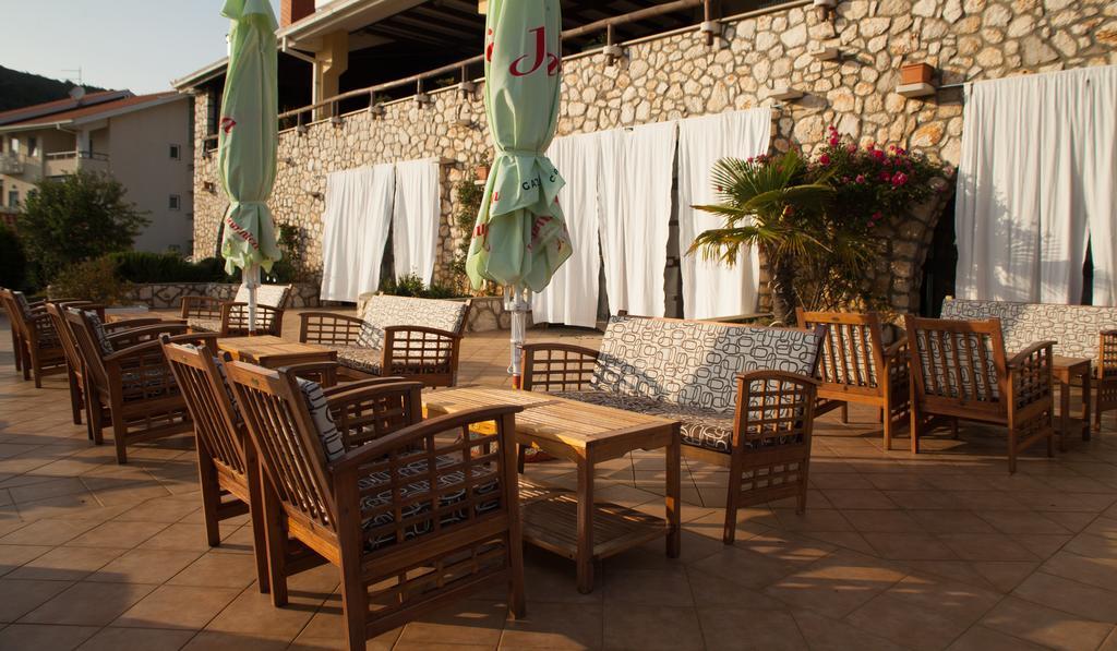 Hotel Zlatni Lav Martinšćica Eksteriør bilde