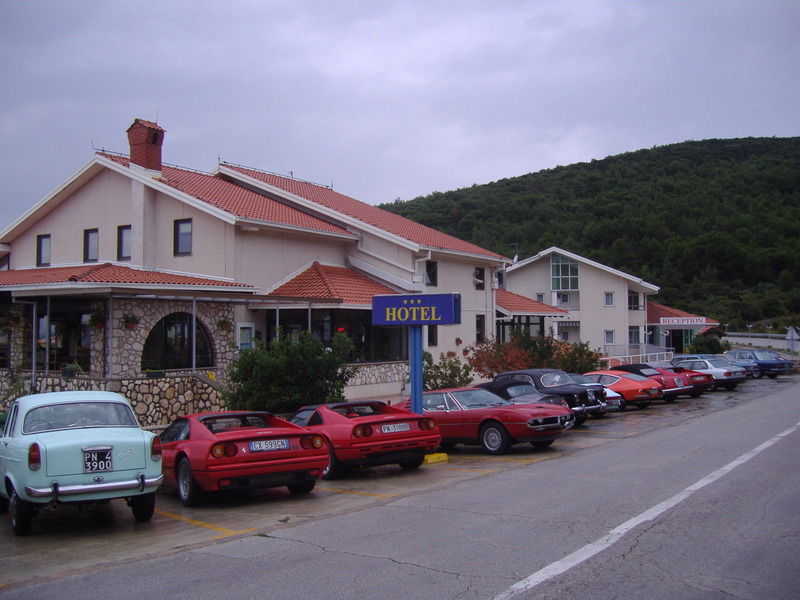 Hotel Zlatni Lav Martinšćica Eksteriør bilde