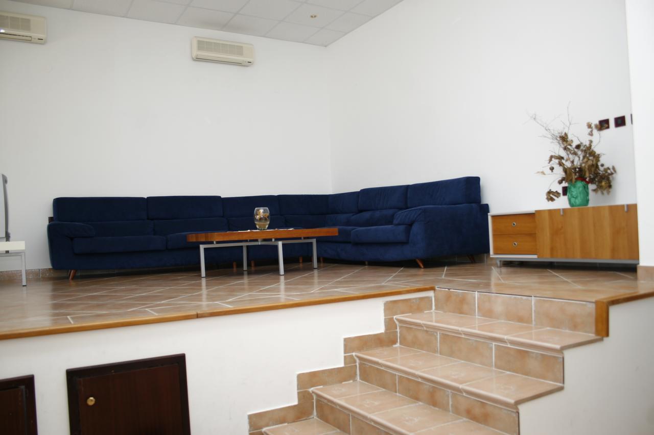 Hotel Zlatni Lav Martinšćica Eksteriør bilde